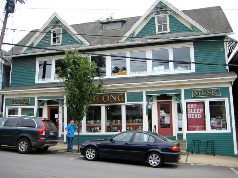 Oblong Bookstore